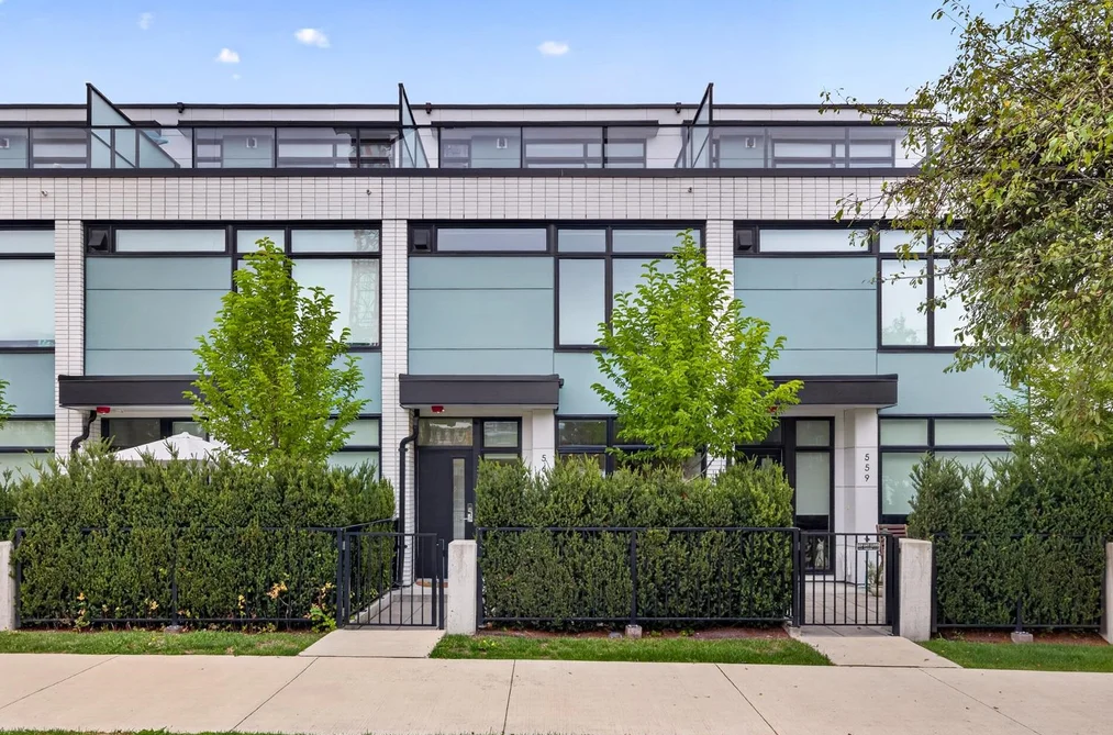 561 W 29th Avenue, Vancouver, BC - Townhouse for Sale - Photo 39 of 40 561 W 29th Avenue, Vancouver, BC - Townhouse for Sale - Photo 39 of 40