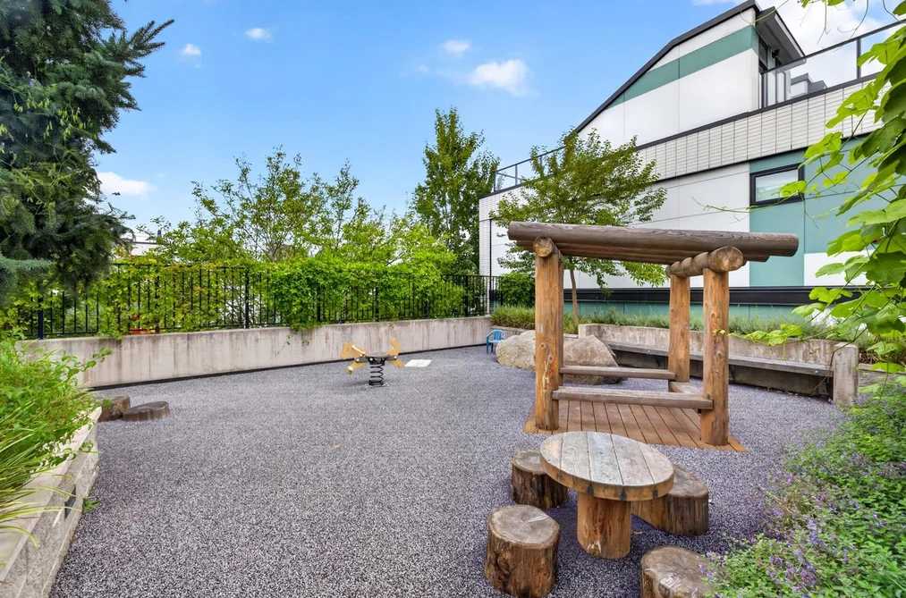 561 W 29th Avenue, Vancouver, BC - Townhouse for Sale - Photo 40 of 40 561 W 29th Avenue, Vancouver, BC - Townhouse for Sale - Photo 40 of 40