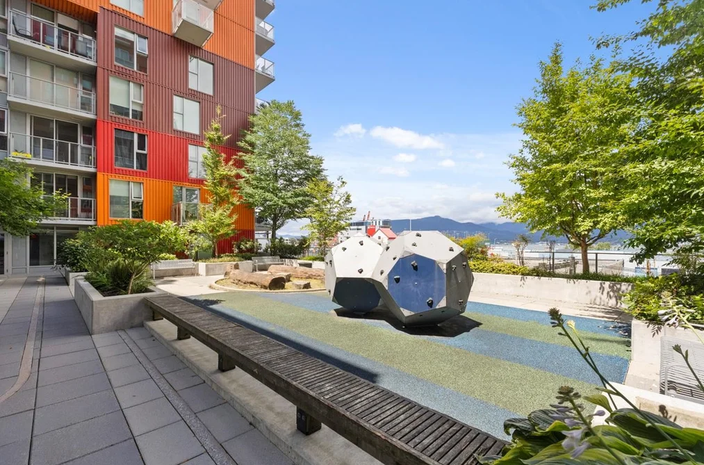 562 955 E HASTINGS STREET, Vancouver BC V6A 0G8, Vancouver BC — Residential for Sale — Photo 23 of 33