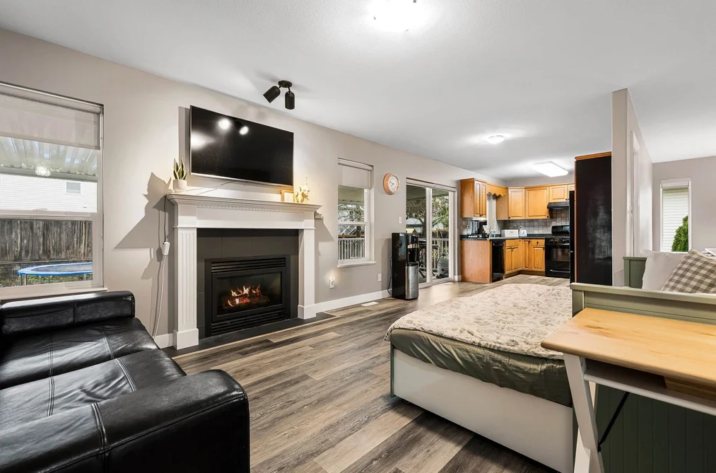 5642 THORNHILL STREET, Chilliwack BC V2R 3Y7, Chilliwack BC — Residential for Sale - Photo 3