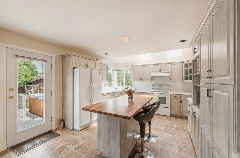 5656 COOK PLACE, Sechelt BC V7Z 0M7, Sechelt BC — Residential for Sale - Photo 5
