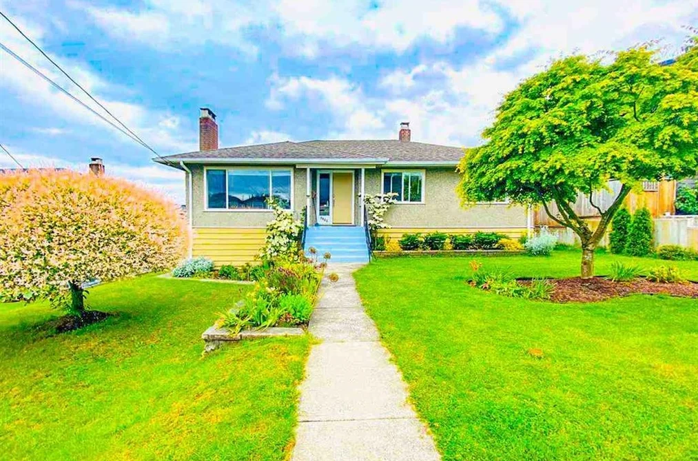 House for sale at 5662 Booth Avenue Burnaby British Columbia - MLS: R3068426