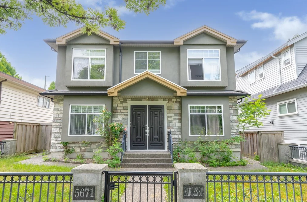 House for sale at 5671 Earles Street Vancouver British Columbia - MLS: R3126844