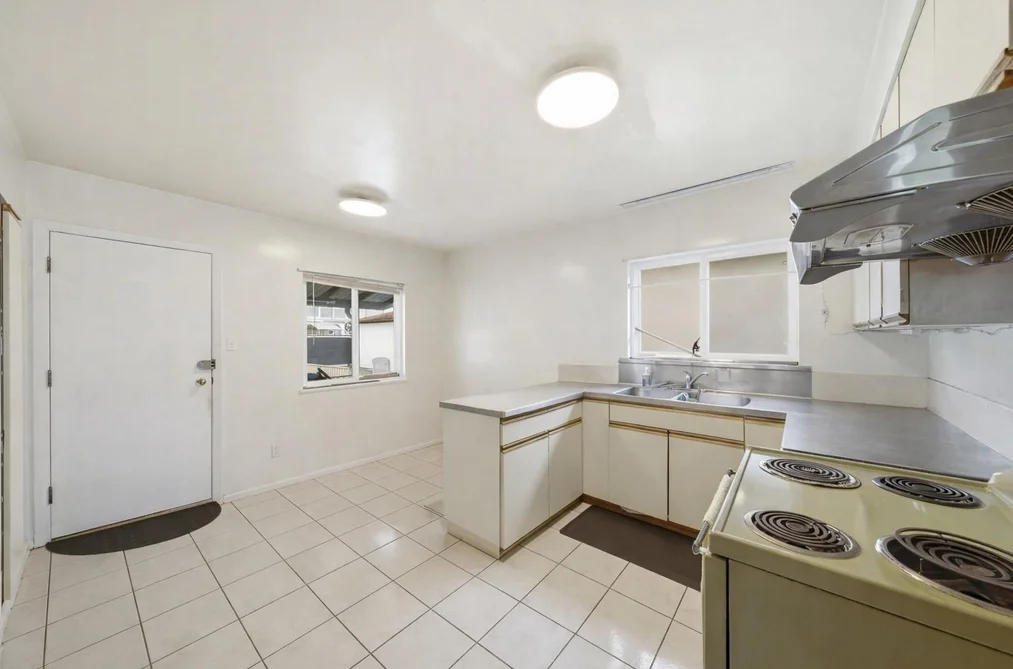 5679 CLINTON STREET, Burnaby BC V5J 2M2, Burnaby BC — Residential for Sale - Photo 3