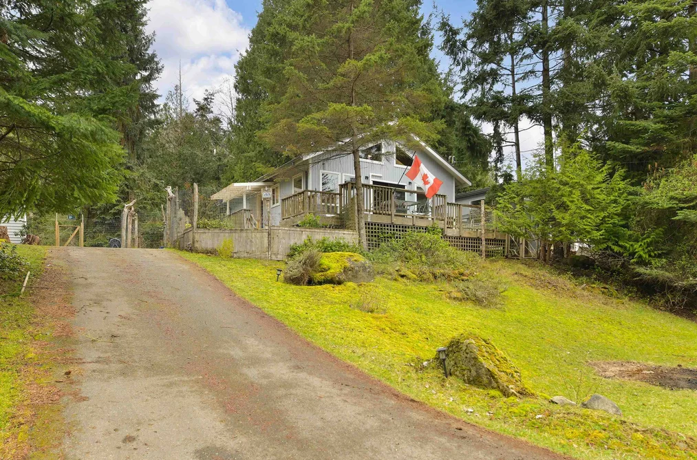 568 BAYVIEW DRIVE, Mayne Island BC V0N 2J1, Mayne Island BC — Residential for Sale - Photo 2