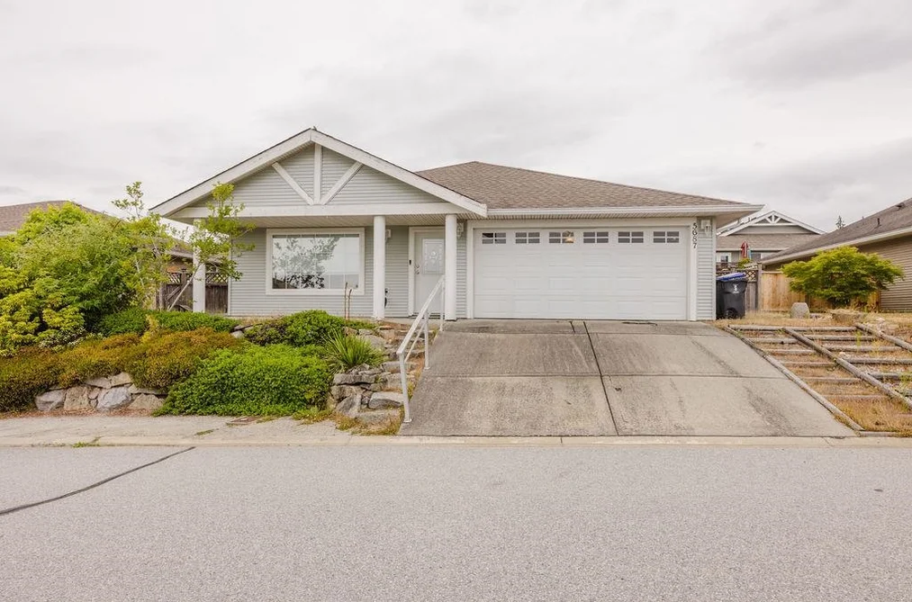 House for sale at 5687 Emily Way Sechelt British Columbia - MLS: R3134898