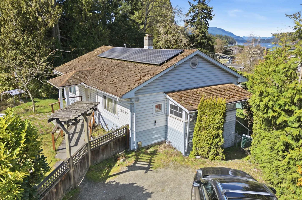 House for sale at 5689 Porpoise Bay Road Sechelt British Columbia - MLS: R3126753