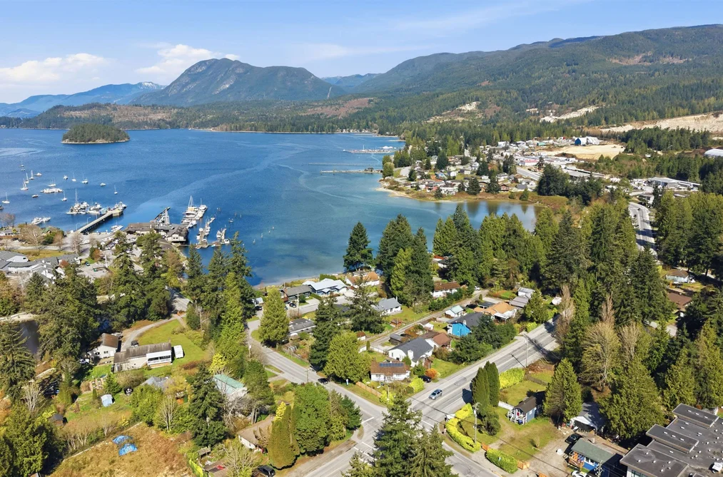 5689 PORPOISE BAY ROAD, Sechelt BC V0N 1V0, Sechelt BC — Residential for Sale - Photo 2