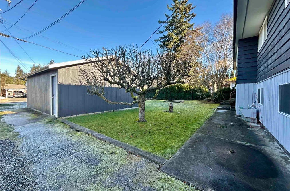 5690 MERMAID STREET, Sechelt BC V0N 3A3, Sechelt BC — Residential for Sale - Photo 3