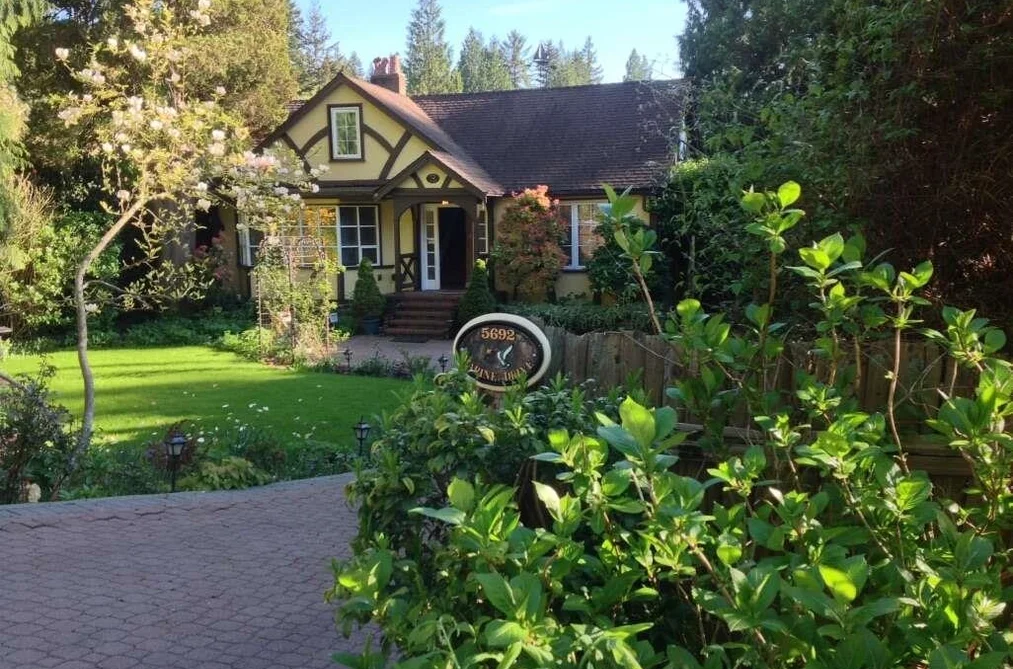 House for sale at 5692 Marine Drive West Vancouver British Columbia - MLS: R3112668