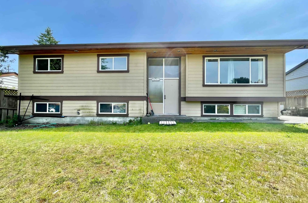 House for sale at 5693 Dolphin Street Sechelt British Columbia - MLS: R3075466