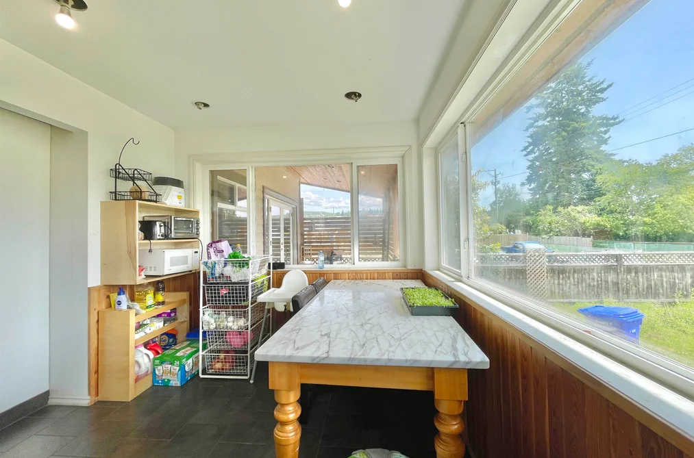 5693 DOLPHIN STREET, Sechelt BC V0N 3A0, Sechelt BC — Residential for Sale - Photo 3