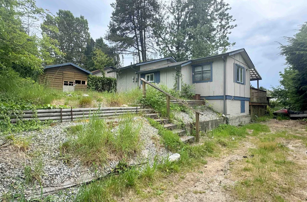 House for sale at 5701 Wharf Road Sechelt British Columbia - MLS: R3124470
