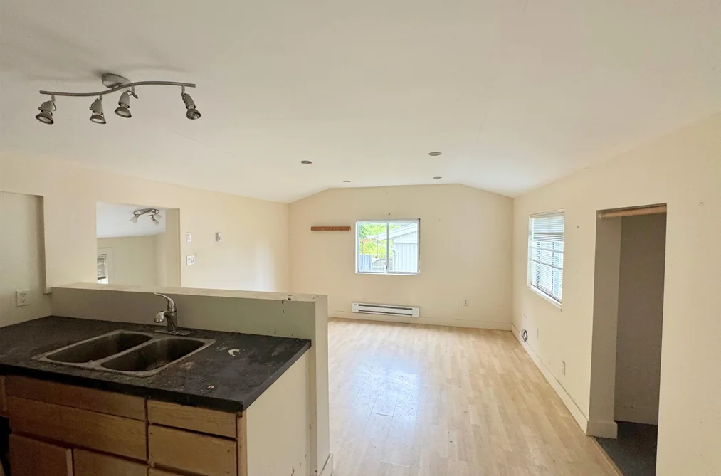 5701 WHARF ROAD, Sechelt BC V0N 3A3, Sechelt BC — Residential for Sale - Photo 4