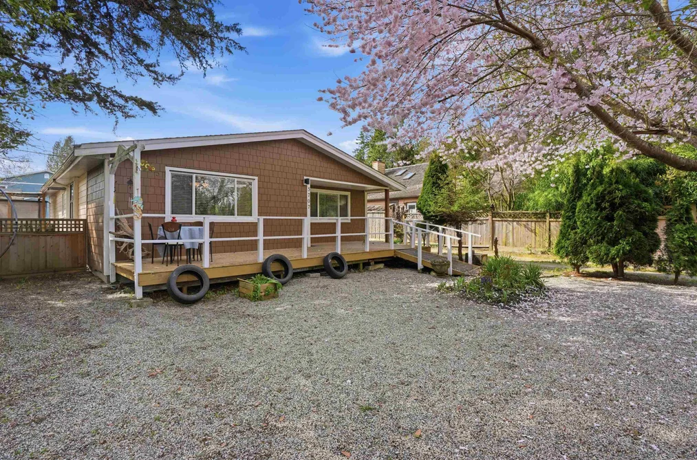 5707 MEDUSA STREET, Sechelt BC V0N 3A0, Sechelt BC — Residential for Sale - Photo 2