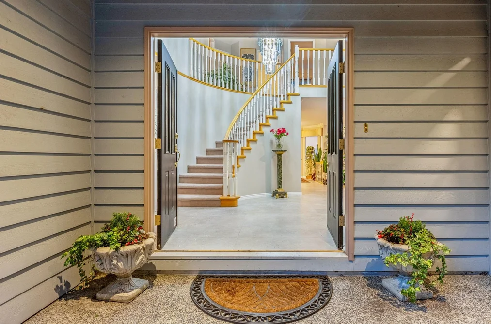 5707 NANCY GREENE WAY, North Vancouver BC V7R 4W3, North Vancouver BC — Residential for Sale - Photo 2