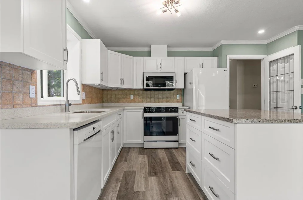 5709 Stonehaven Street, Chilliwack, BC - House for Sale - Photo 16 of 39