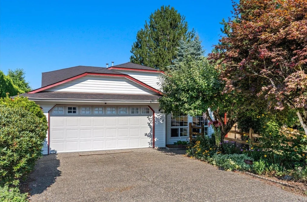 5709 Stonehaven Street, Chilliwack, BC - House for Sale - Photo 3 of 39