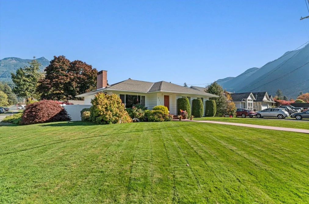 571 4th Ave, Hope, BC - MLS: R3177949