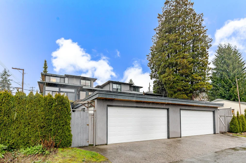 Half Duplex for sale at 5710 Grant Street Burnaby British Columbia - MLS: R3117113