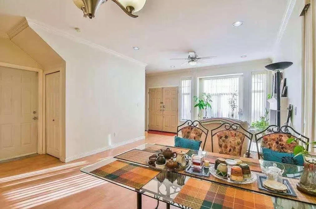 5737 RUMBLE STREET, Burnaby BC V5J 2C3, Burnaby BC — Residential for Sale - Photo 2