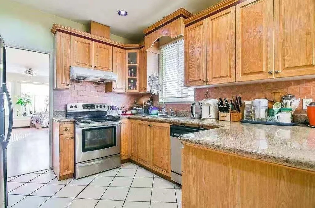 5737 RUMBLE STREET, Burnaby BC V5J 2C3, Burnaby BC — Residential for Sale — Photo 4 of 8