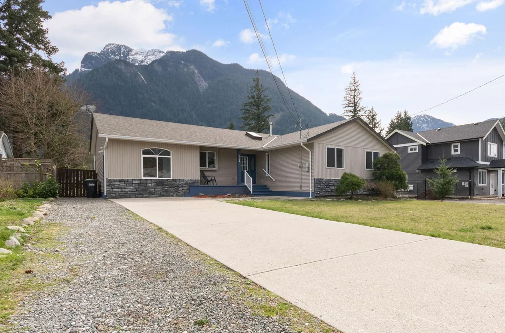 House for sale at 574 Park Street Hope British Columbia - MLS: R3104152