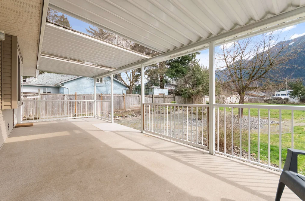 574 PARK STREET, Hope BC V0X 1L0, Hope BC — Residential for Sale - Photo 5