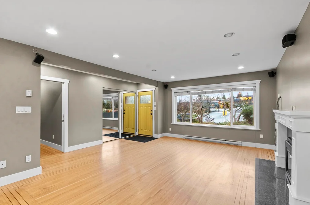 5745 LAUREL STREET, Burnaby BC V5G 1N4, Burnaby BC — Residential for Sale - Photo 2