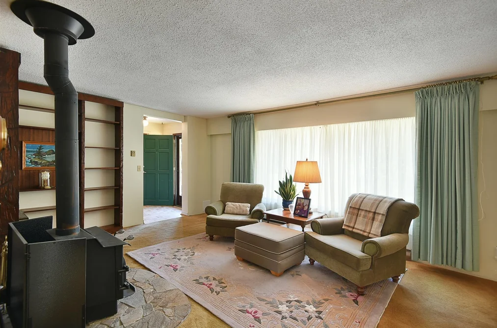 5749 Surf Circle, Sechelt, BC - MLS: R3164890 - Photo 2 5749 Surf Circle, Sechelt, BC - MLS: R3164890 - Photo 2