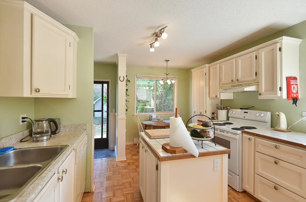 5749 Surf Circle, Sechelt, BC - MLS: R3164890 - Photo 9 5749 Surf Circle, Sechelt, BC - MLS: R3164890 - Photo 9