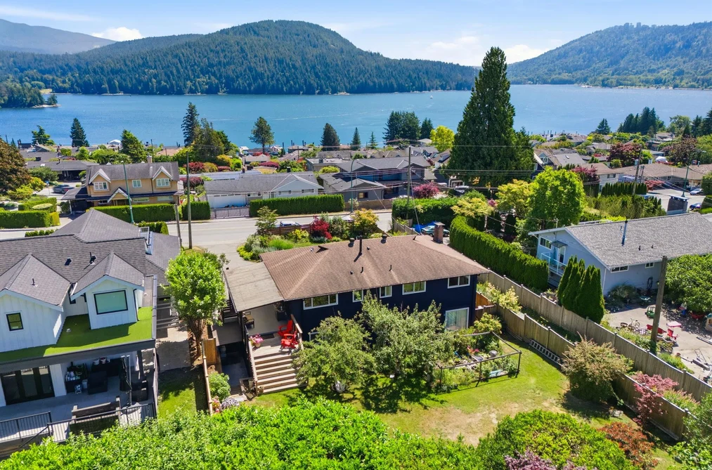 575 N DOLLARTON HIGHWAY, North Vancouver BC V7G 1N3, North Vancouver BC — Residential for Sale - Photo 2