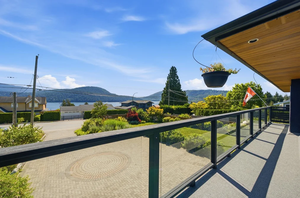 575 N DOLLARTON HIGHWAY, North Vancouver BC V7G 1N3, North Vancouver BC — Residential for Sale — Photo 3 of 40