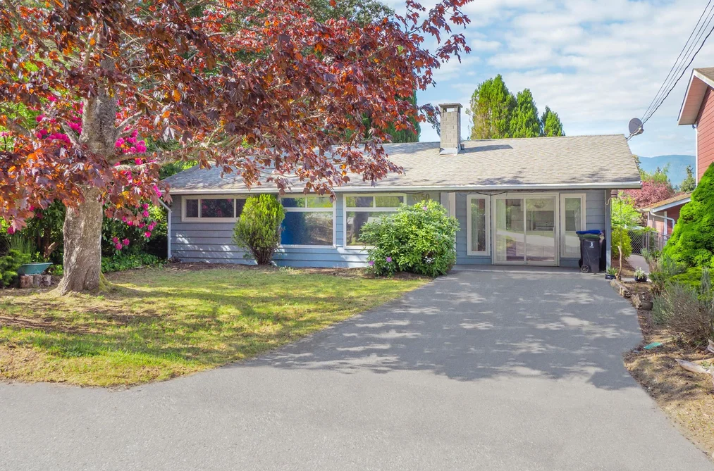 House for sale at 5750 Spindrift Street Sechelt British Columbia - MLS: R3121739