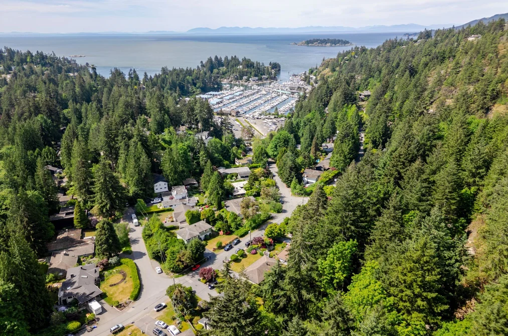 5756 CRANLEY DRIVE, West Vancouver BC V7W 1S8, West Vancouver BC — Residential for Sale - Photo 2