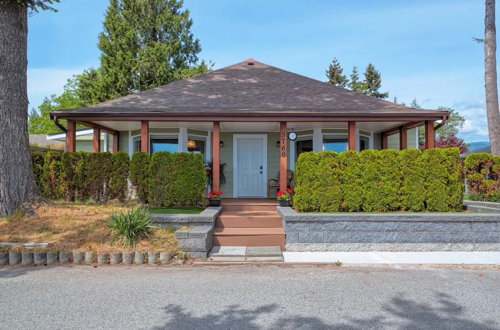House for sale at 5760 Boulevard Street Sechelt British Columbia - MLS: R3123685