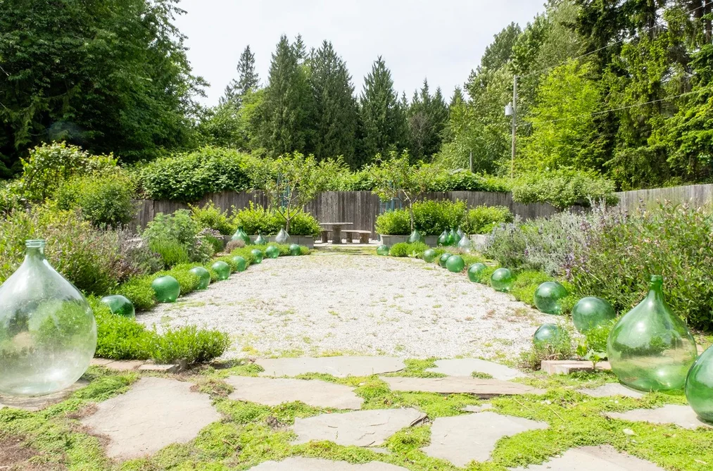 577 PRATT ROAD, Gibsons BC V0N 1V4, Gibsons BC — Residential for Sale - Photo 2