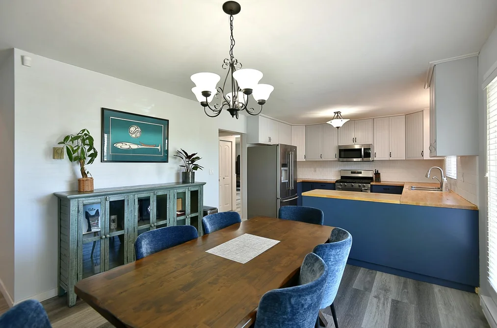 5784 MEDUSA STREET, Sechelt BC V7Z 0J8, Sechelt BC — Residential for Sale - Photo 2
