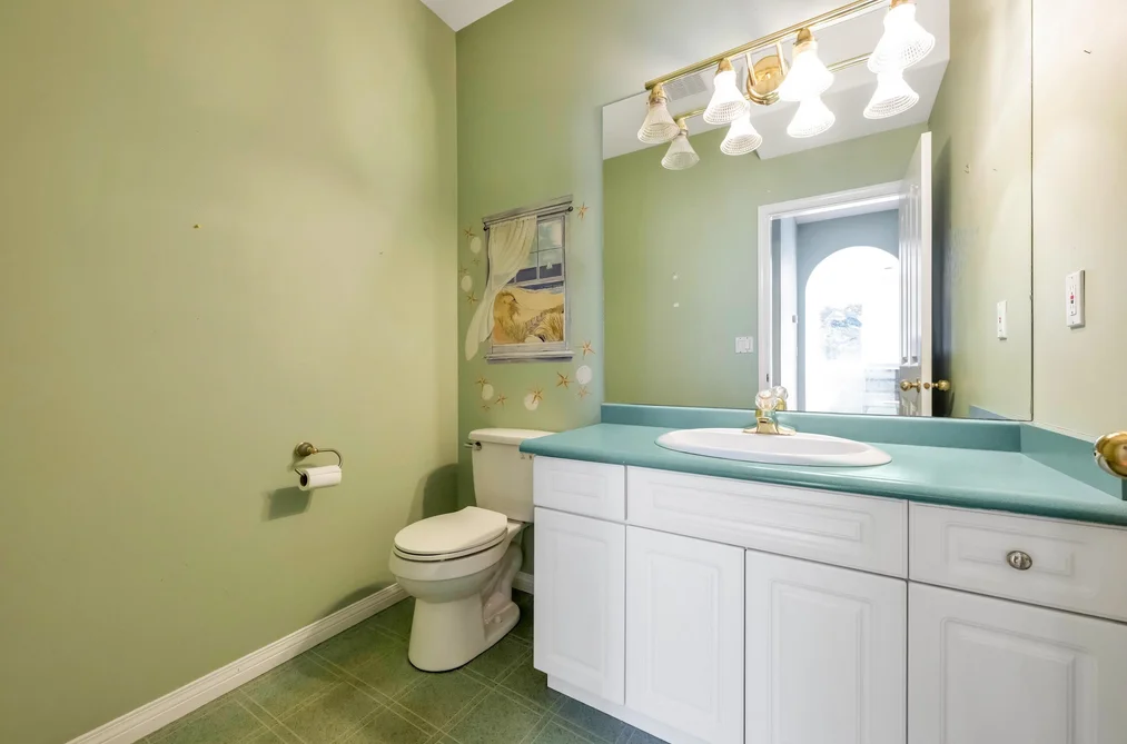 5786 169 Street, Surrey, BC - House for Sale - Photo 13 of 40 5786 169 Street, Surrey, BC - House for Sale - Photo 13 of 40