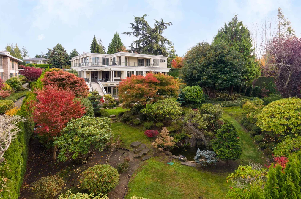5795 Newton Wynd, Vancouver, BC - House for Sale - Photo 5 of 40 5795 Newton Wynd, Vancouver, BC - House for Sale - Photo 5 of 40