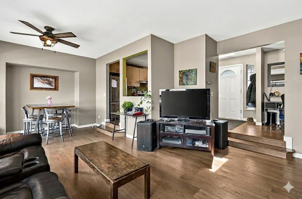 5796 TRAIL AVENUE, Sechelt BC V7Z 0L8, Sechelt BC — Residential for Sale - Photo 2