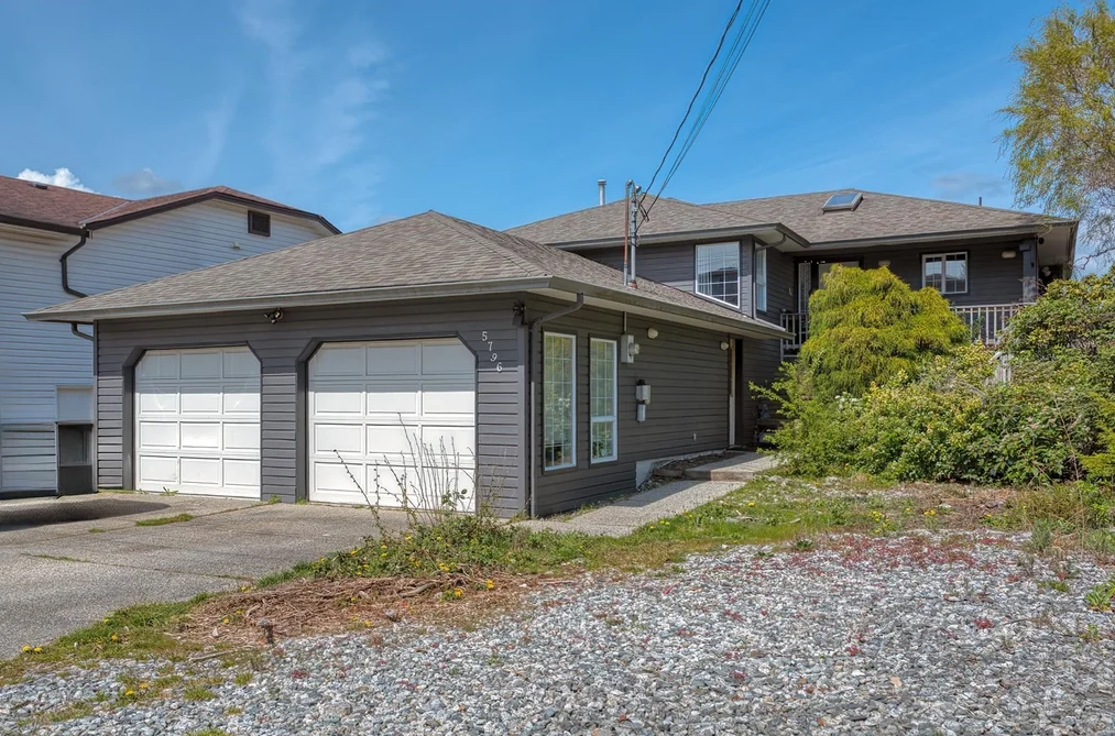 5796 TRAIL AVENUE, Sechelt BC V7Z 0L8, Sechelt BC — Residential for Sale - Photo 3