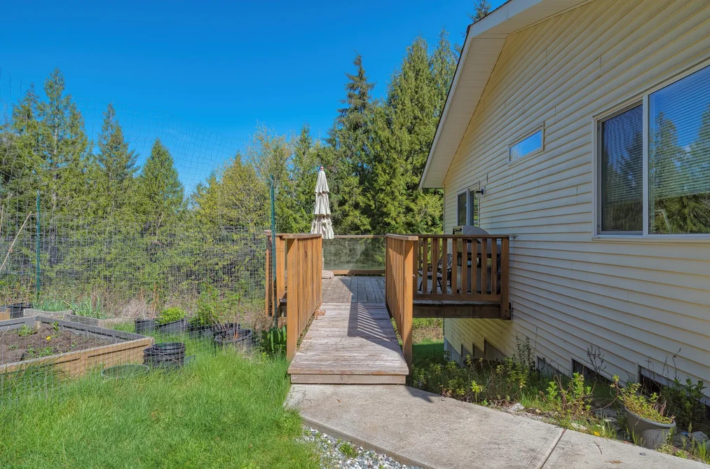 5797-5799 SANDY HOOK ROAD, Sechelt BC V7Z 0P1, Sechelt BC — Residential for Sale - Photo 6