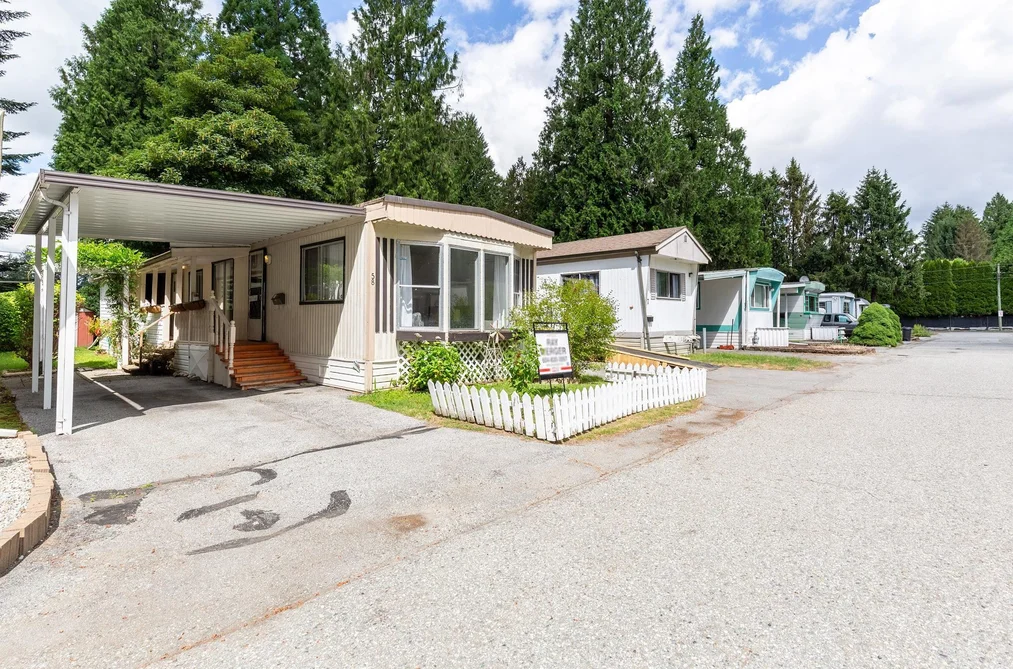 Manufactured Home for sale at 58 21163 Lougheed Highway Maple Ridge British Columbia - MLS: R3132454