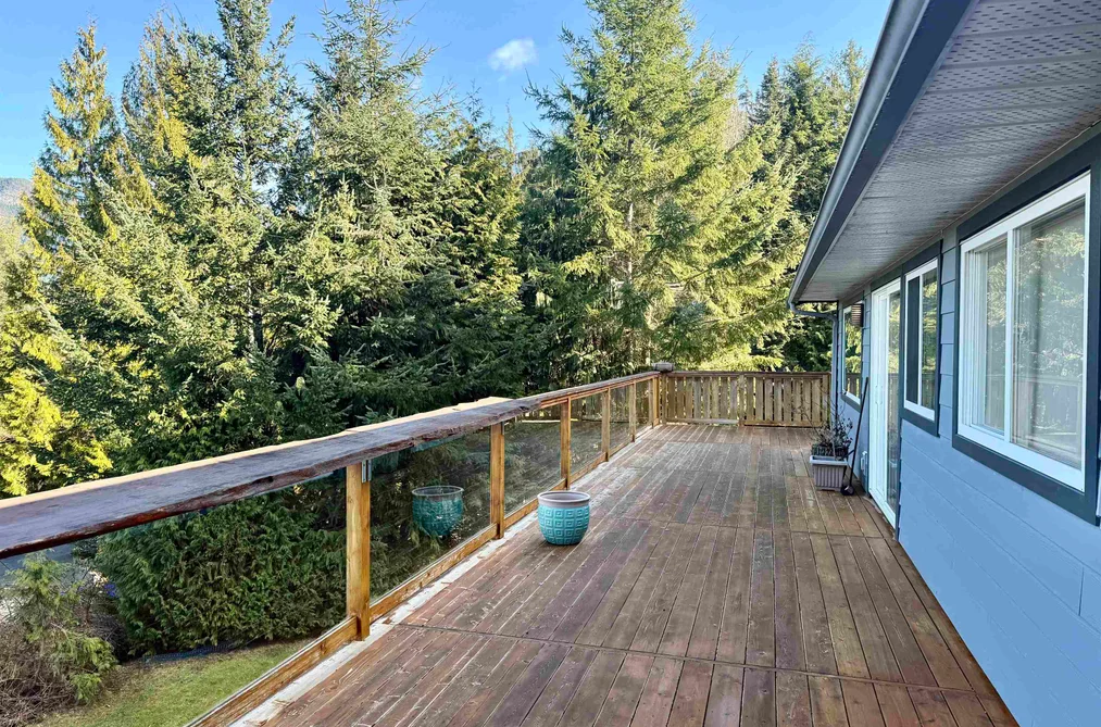 5808 SKOOKUMCHUK ROAD, Sechelt BC V7Z 0P3, Sechelt BC — Residential for Sale - Photo 4