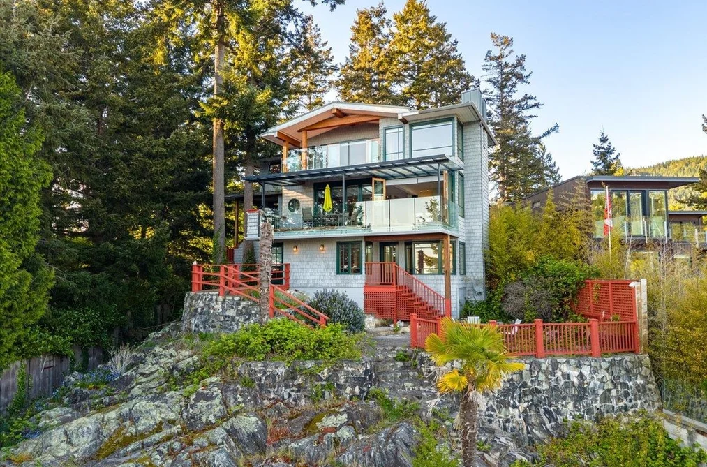 House for sale at 5812 Eagle Island West Vancouver British Columbia - MLS: R3112850