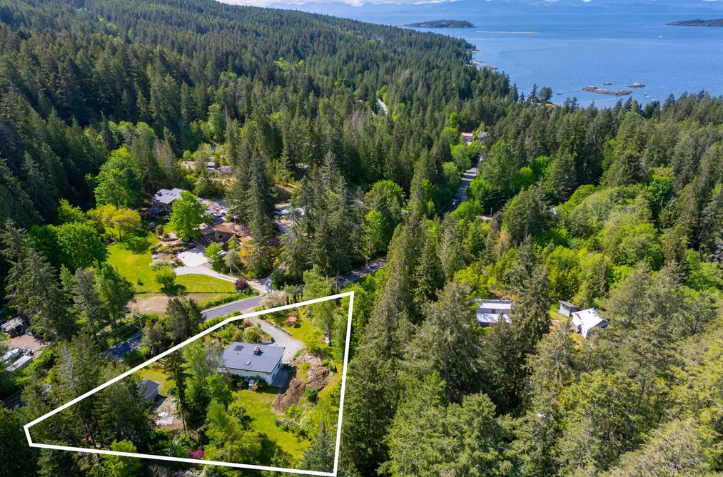 5819 TROUT LAKE ROAD, Halfmoon Bay BC V0N 1Y2, Halfmoon Bay BC — Residential for Sale - Photo 2