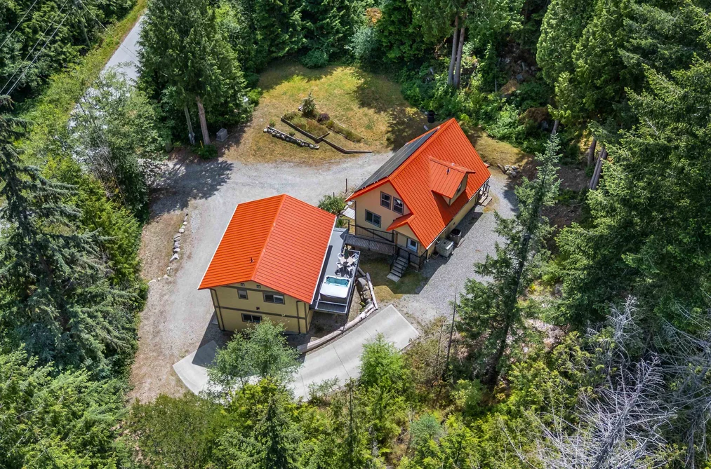 House for sale at 5823 Leaning Tree Road Halfmoon Bay British Columbia - MLS: R3140508
