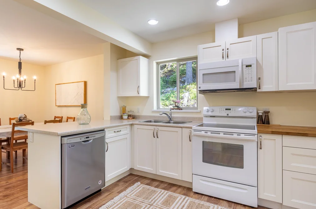 5823 LEANING TREE ROAD, Halfmoon Bay BC V7Z 1C2, Halfmoon Bay BC — Residential for Sale — Photo 7 of 40