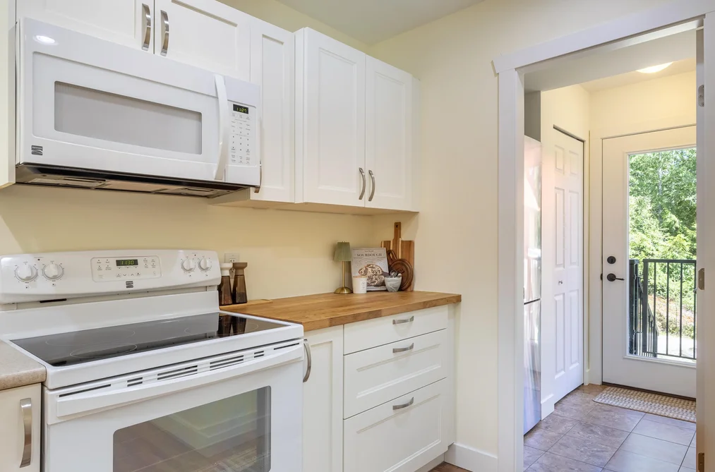 5823 LEANING TREE ROAD, Halfmoon Bay BC V7Z 1C2, Halfmoon Bay BC — Residential for Sale — Photo 8 of 40